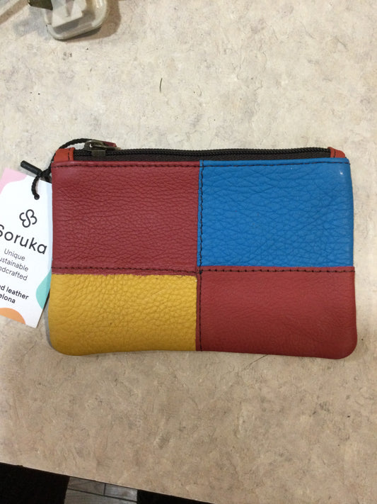 Zahra Plain Pouch-047923L