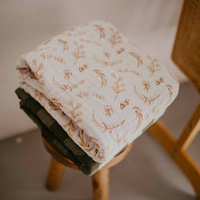 Load image into Gallery viewer, Prairie Floral Quilt
