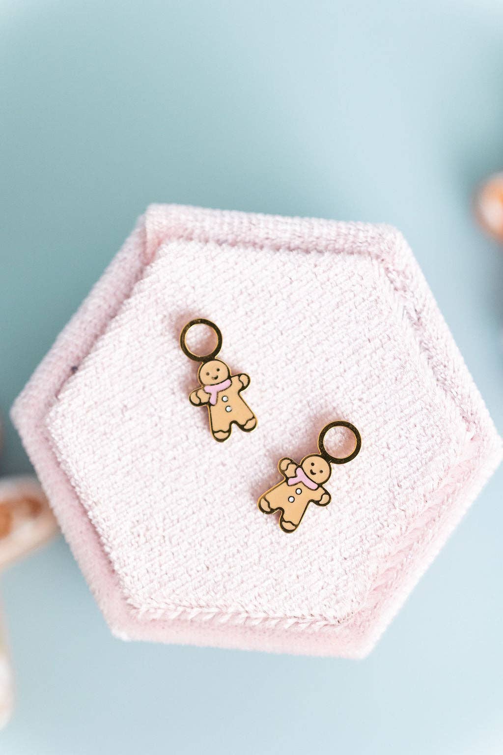 Desert Peach - Gingerbread Huggie Charms