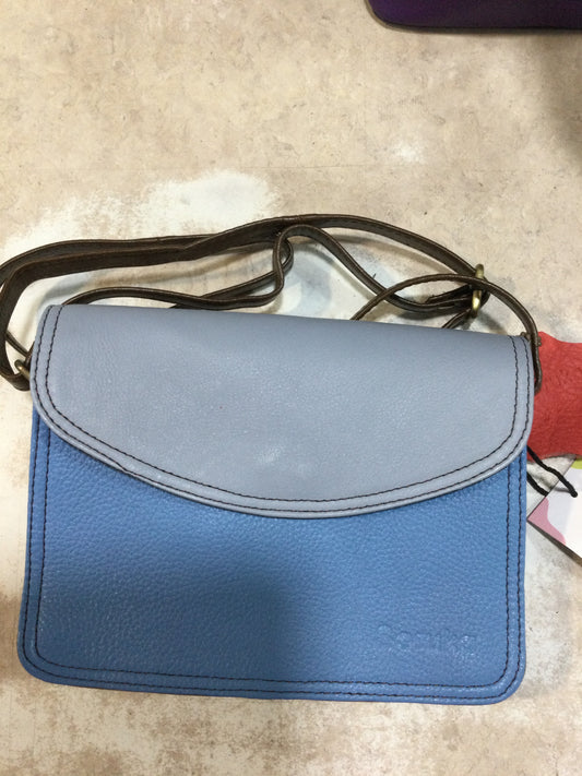 Beth Plain Crossbody Bag-047272L