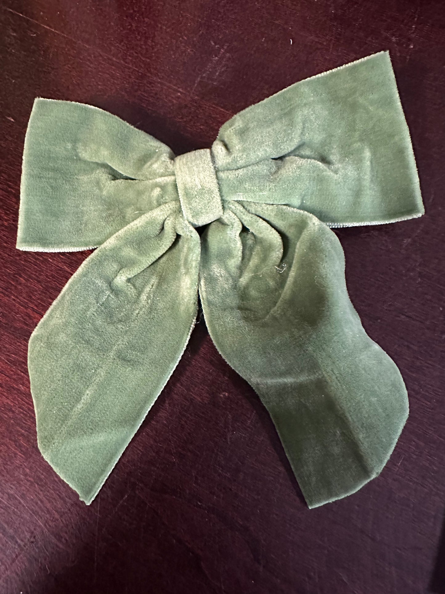 Velvet Bow Barrett in Moss Green