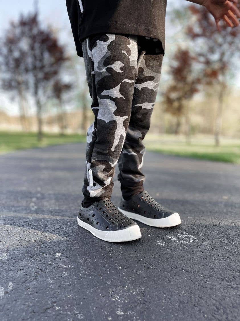 Ello Sneakers