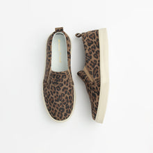 Load image into Gallery viewer, Youth Leopard Slip-on
